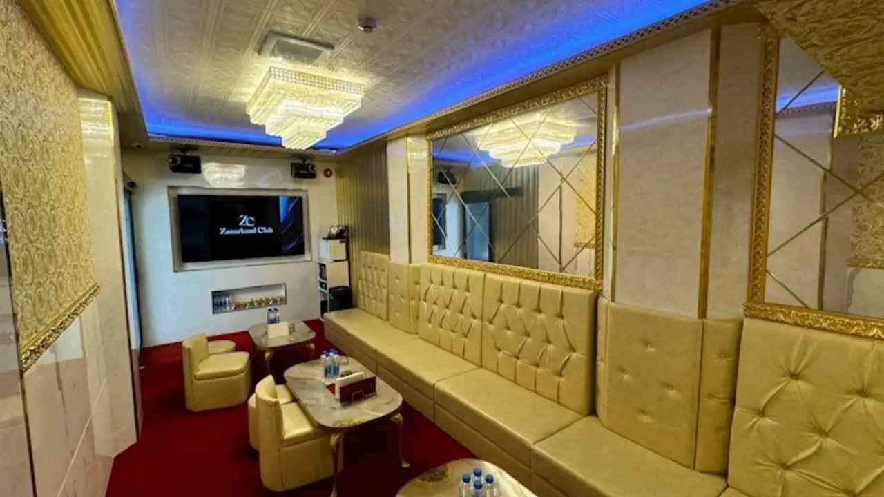 GOLD VIP ROOM